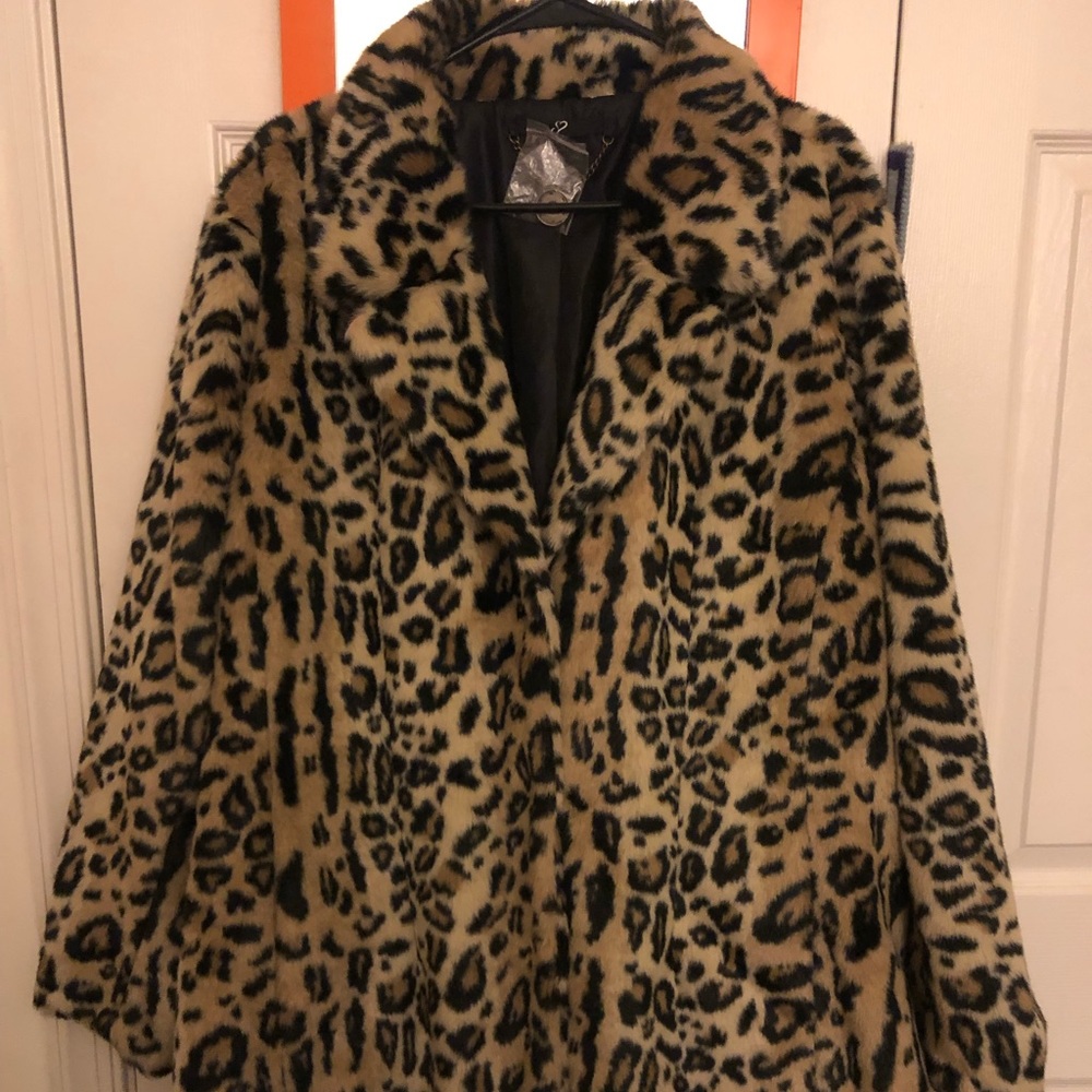 Faux Fur Leopard Print Coat